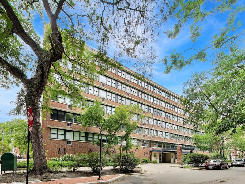 2300 N Commonwealth Avenue Chicago IL 60614