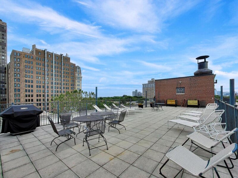 2300 N Commonwealth Avenue Chicago IL 60614