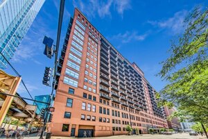 Photo of 165 N Canal Street Chicago IL 60606 Unit 1426