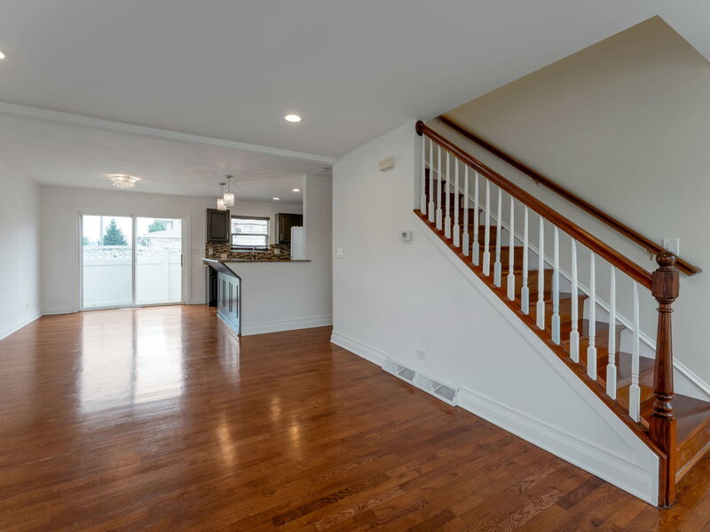 8001 Thomas Street Justice IL 60458