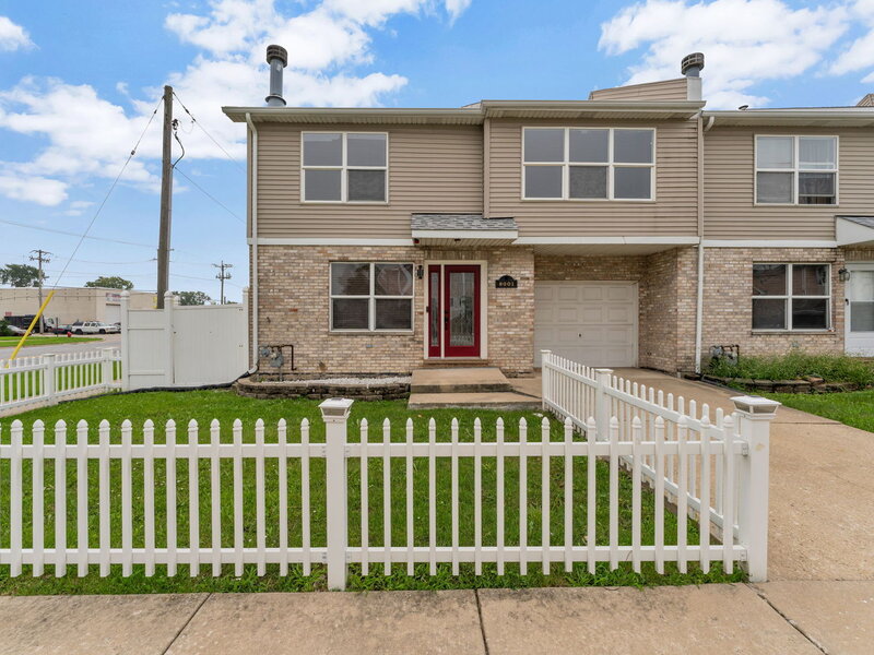 8001 Thomas Street Justice IL 60458