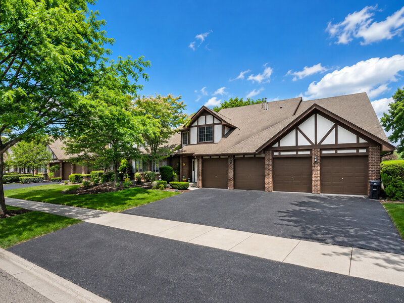 18075 Royal Oak Court Tinley Park IL 60477