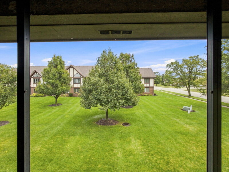 18075 Royal Oak Court Tinley Park IL 60477