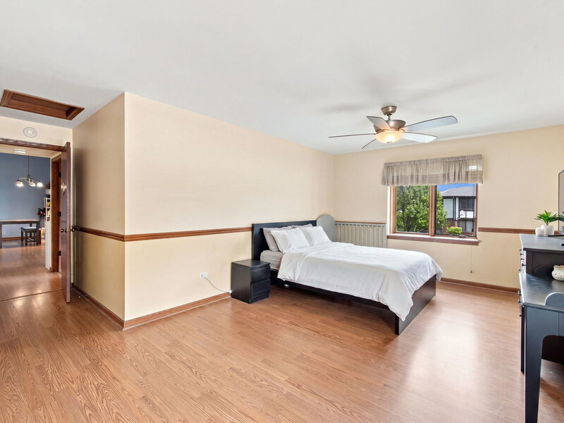 18075 Royal Oak Court Tinley Park IL 60477