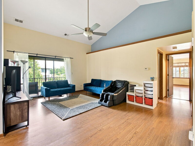 18075 Royal Oak Court Tinley Park IL 60477