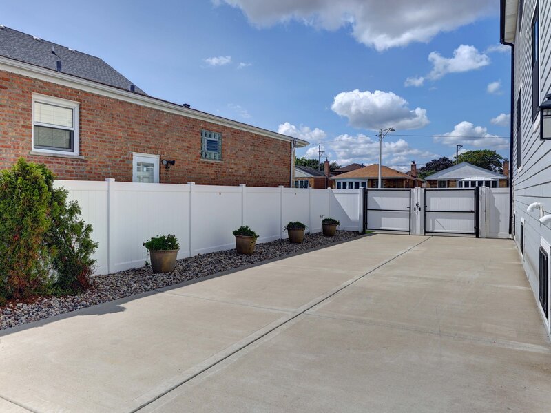 5347 S Melvina Avenue Chicago IL 60638