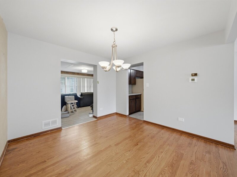 601 Honey Locust Lane Darien IL 60561