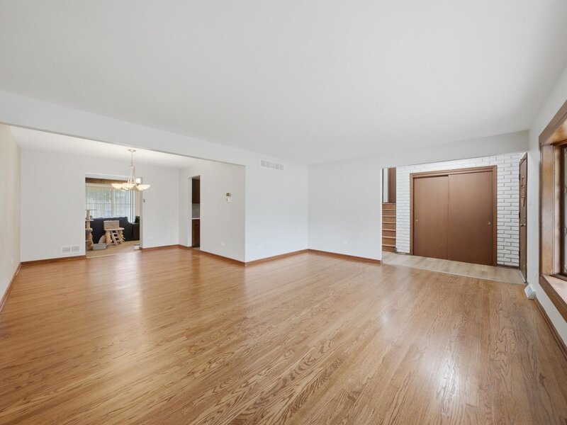 601 Honey Locust Lane Darien IL 60561