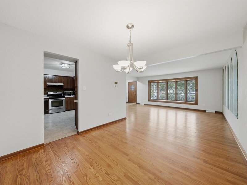 601 Honey Locust Lane Darien IL 60561