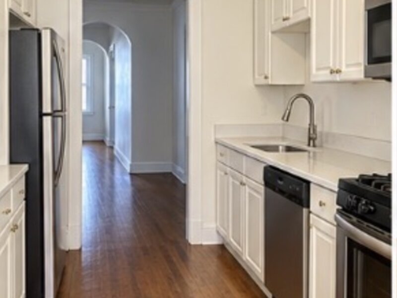 2429 W Foster Avenue Chicago IL 60625