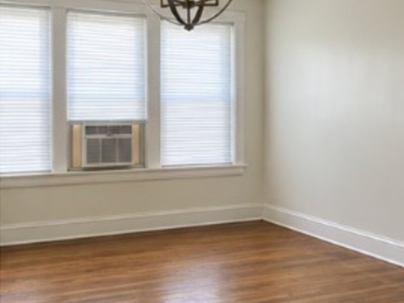 2429 W Foster Avenue Chicago IL 60625