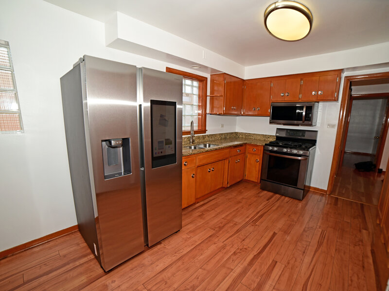 6211 N Nagle Avenue Chicago IL 60646