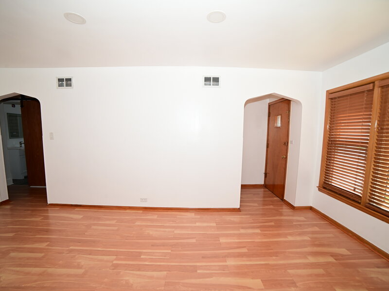 6211 N Nagle Avenue Chicago IL 60646
