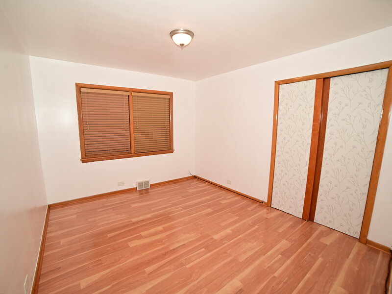 6211 N Nagle Avenue Chicago IL 60646