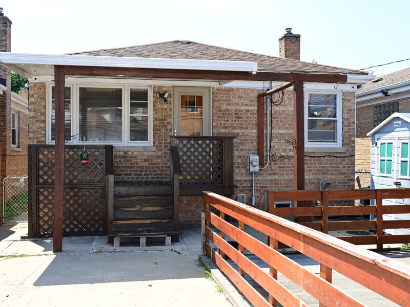 6211 N Nagle Avenue Chicago IL 60646
