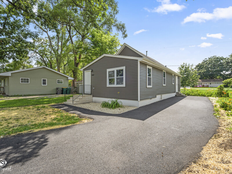 123 Picnic Street Shorewood IL 60404