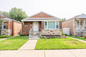 Photo of 8155 S Essex Avenue Chicago IL 60617