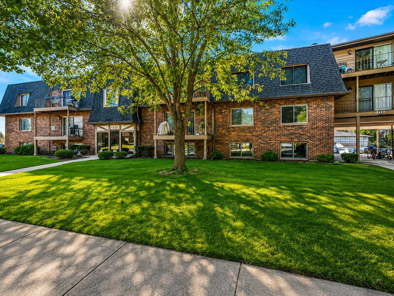444 Cavalier Court West Dundee IL 60118