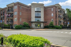 Photo of 111 N Wheaton Avenue Wheaton IL 60187 Unit 103