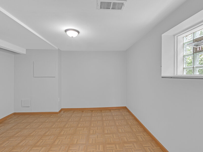 5830 N Nagle Avenue Chicago IL 60646
