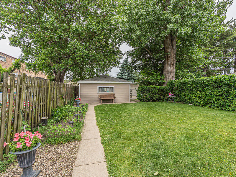 5830 N Nagle Avenue Chicago IL 60646