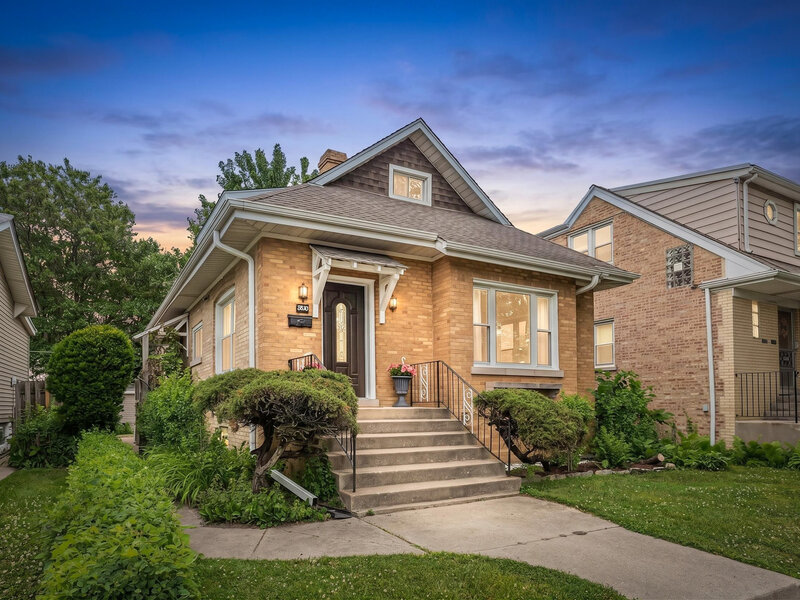 5830 N Nagle Avenue Chicago IL 60646