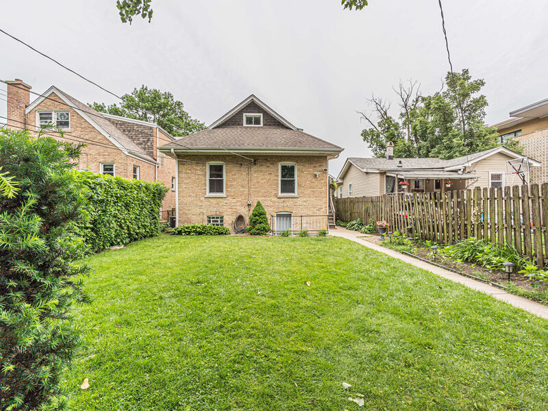 5830 N Nagle Avenue Chicago IL 60646
