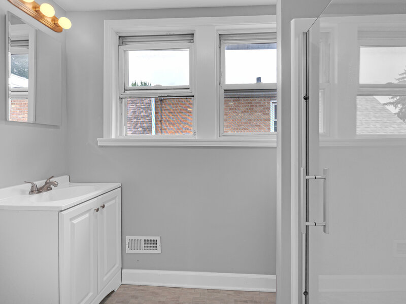 5830 N Nagle Avenue Chicago IL 60646