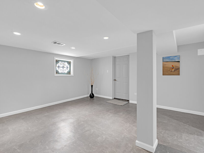 5830 N Nagle Avenue Chicago IL 60646