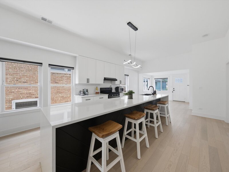 11154 S Troy Street Chicago IL 60655