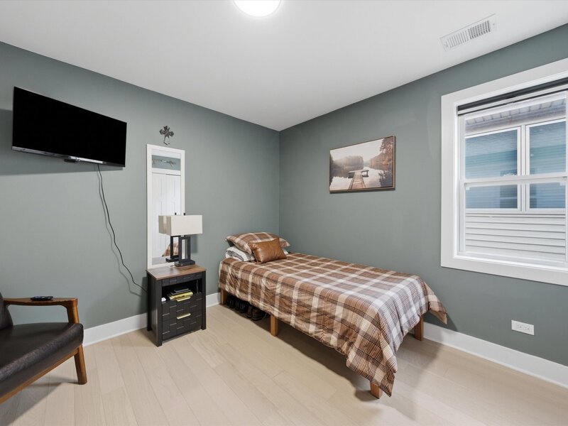 11154 S Troy Street Chicago IL 60655
