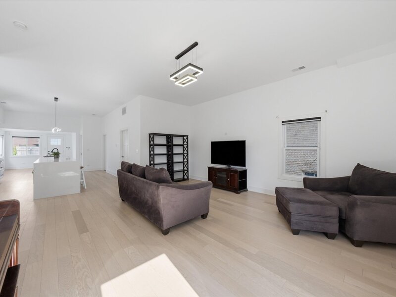 11154 S Troy Street Chicago IL 60655