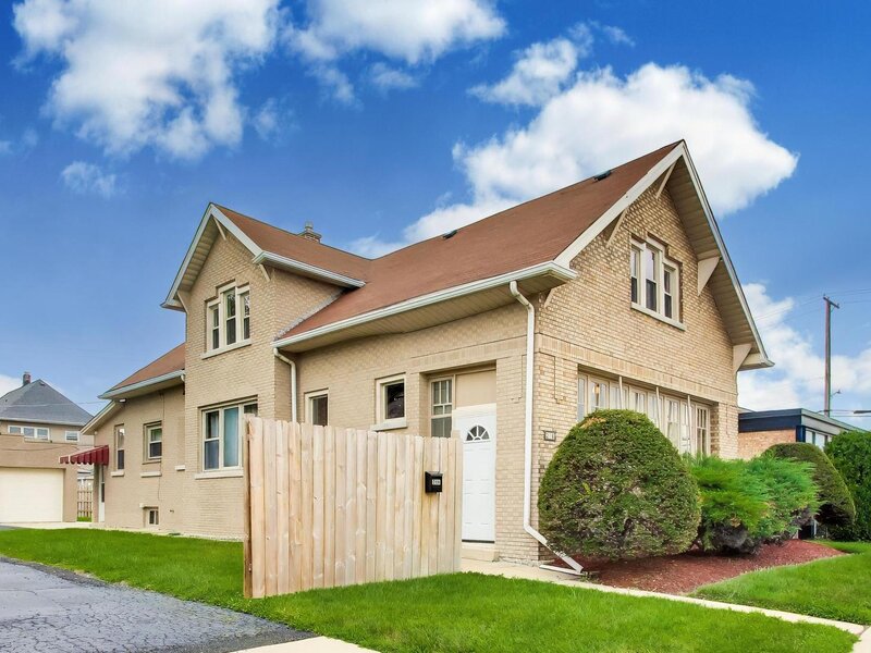 206 25th Avenue Bellwood IL 60104