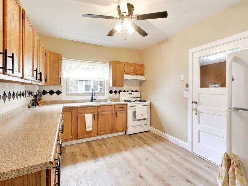 206 25th Avenue Bellwood IL 60104