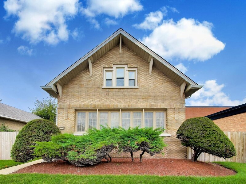 206 25th Avenue Bellwood IL 60104