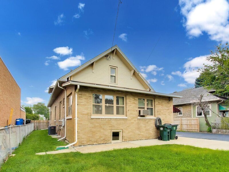206 25th Avenue Bellwood IL 60104