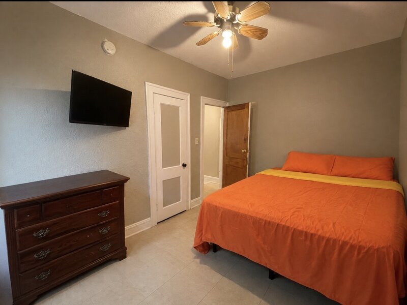 8736 S Justine Street Chicago IL 60620