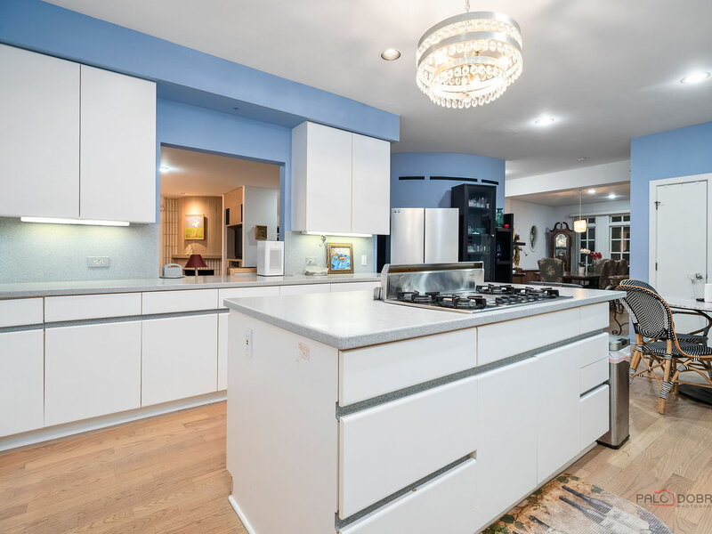 863 Gloucester Crossing Lake Forest IL 60045