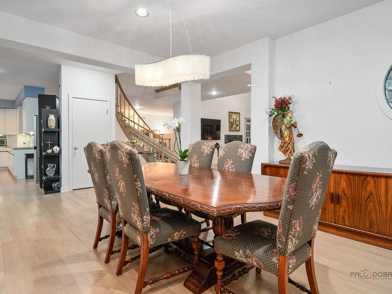 863 Gloucester Crossing Lake Forest IL 60045