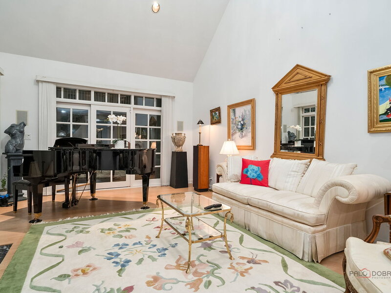 863 Gloucester Crossing Lake Forest IL 60045