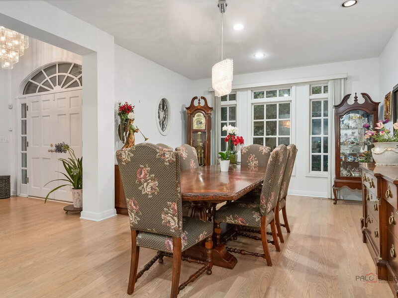 863 Gloucester Crossing Lake Forest IL 60045