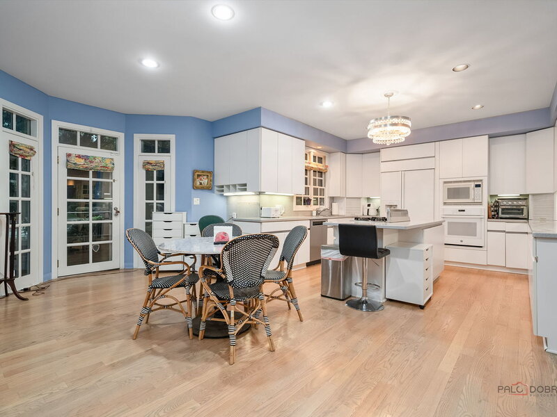 863 Gloucester Crossing Lake Forest IL 60045