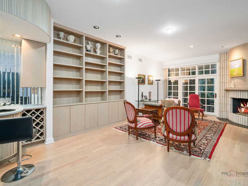 863 Gloucester Crossing Lake Forest IL 60045