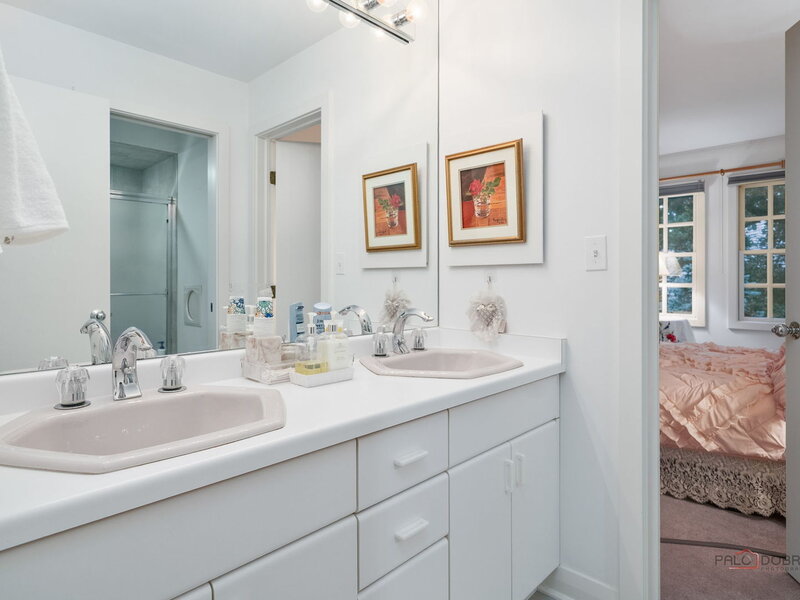 863 Gloucester Crossing Lake Forest IL 60045