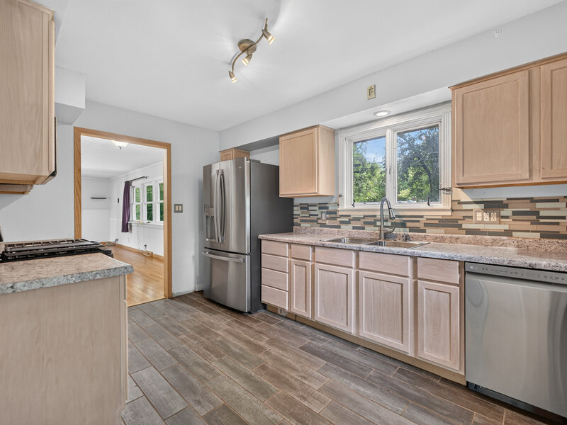 216 Fairmont Drive Dekalb IL 60115