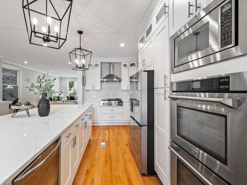 2215 W Roscoe Street Chicago IL 60618
