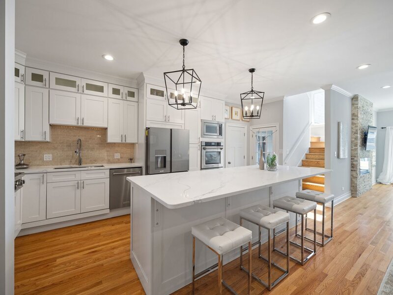 2215 W Roscoe Street Chicago IL 60618