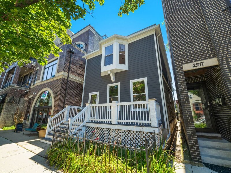 2215 W Roscoe Street Chicago IL 60618