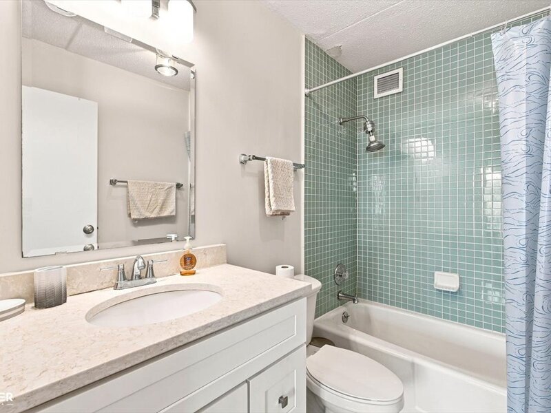 2005 S Finley Road Lombard IL 60148
