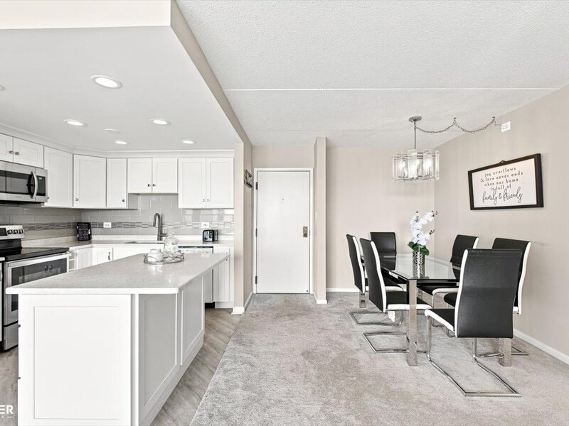 2005 S Finley Road Lombard IL 60148